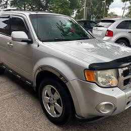 Used 2011 Ford Escape Limited w/ 301A Rapid Spec Order Code image 3