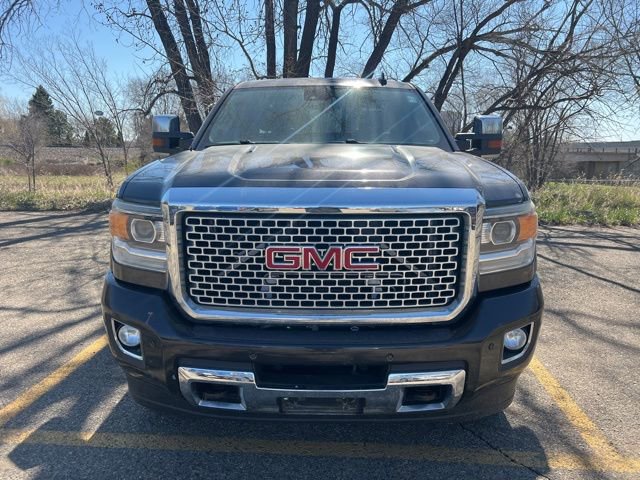 Used 2015 GMC Sierra 2500 Denali w/ Duramax Plus Package AWD/4WD image 2