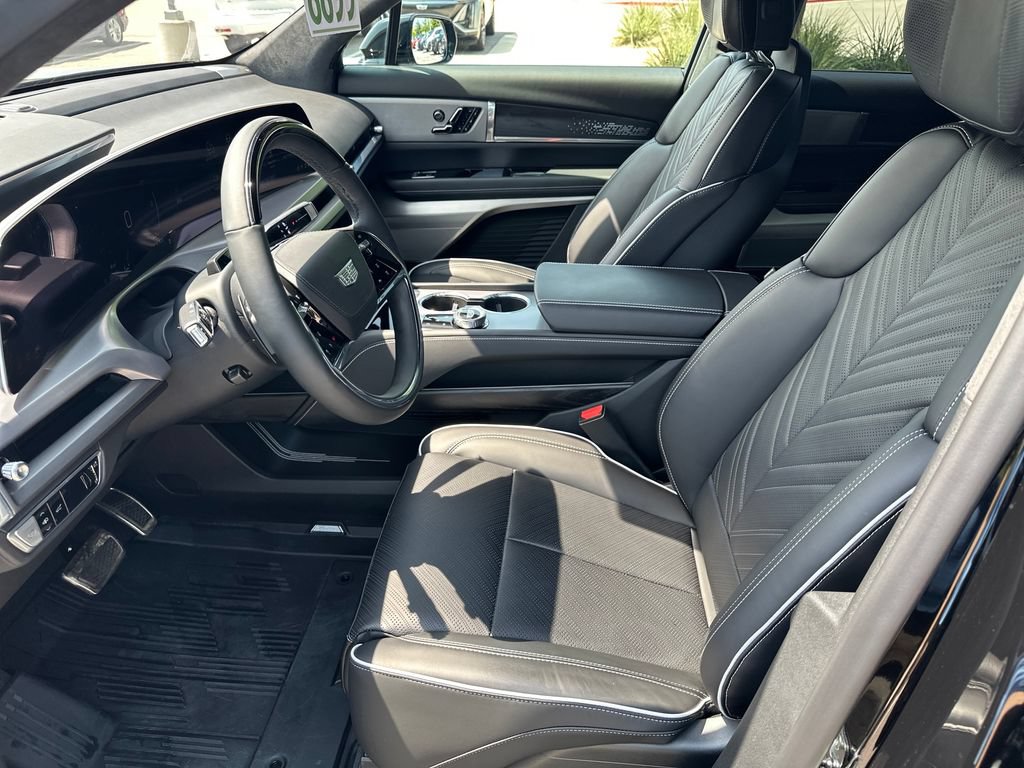 Used 2026 Cadillac Vistiq Platinum w/ LPO, Floor Liner Package AWD/4WD image 19