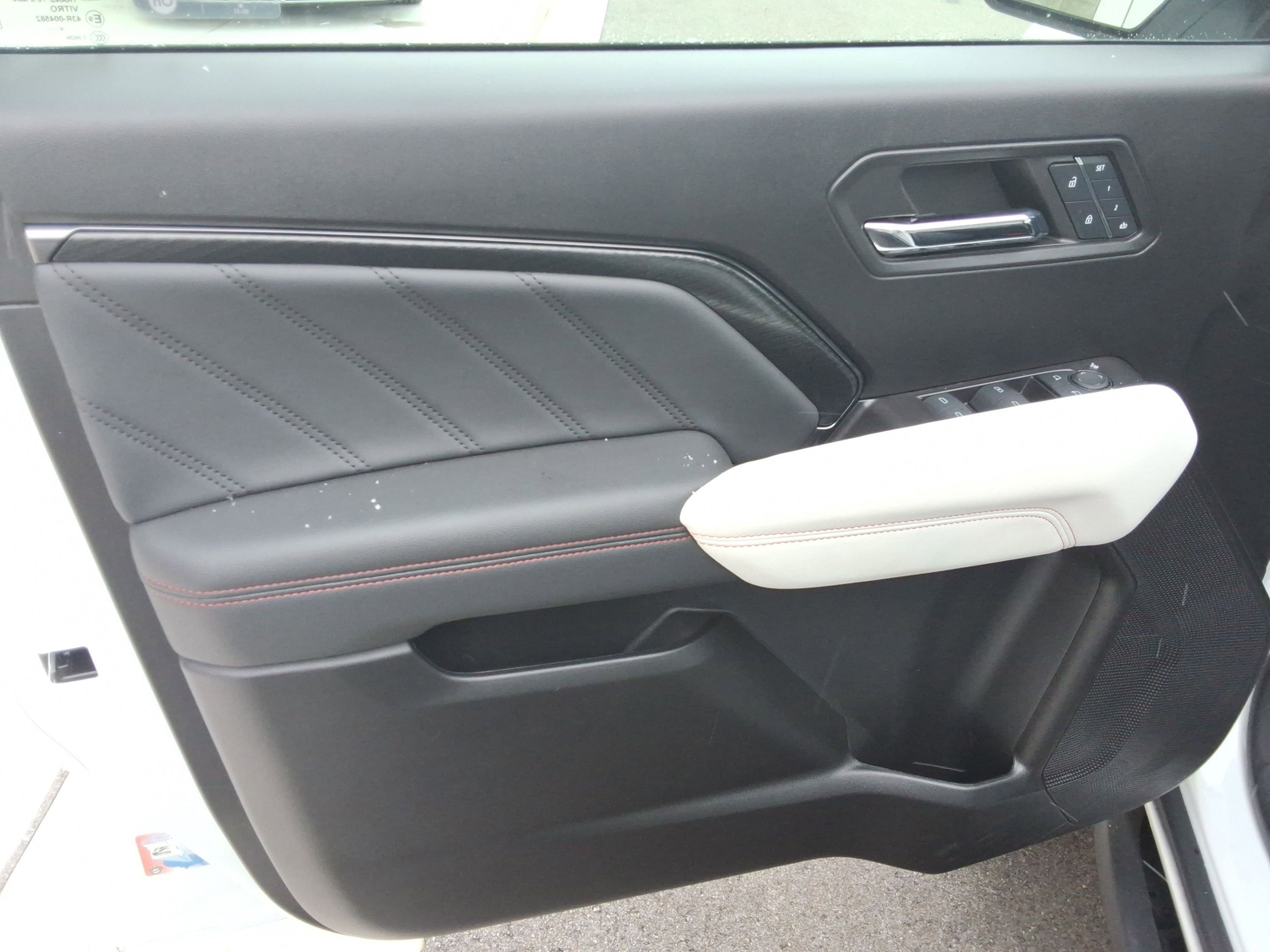 New 2024 GMC Canyon AT4X w/ AT4X AEV Edition image 22