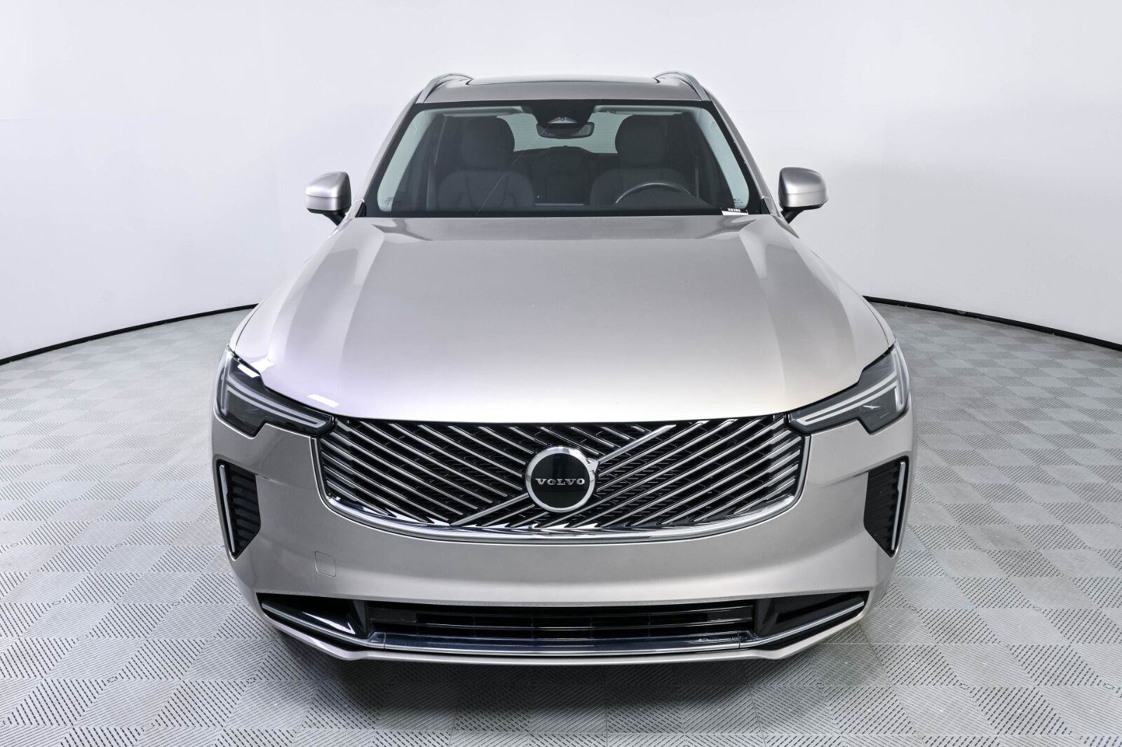 Certified 2025 Volvo XC90 T8 Core AWD/4WD image 35