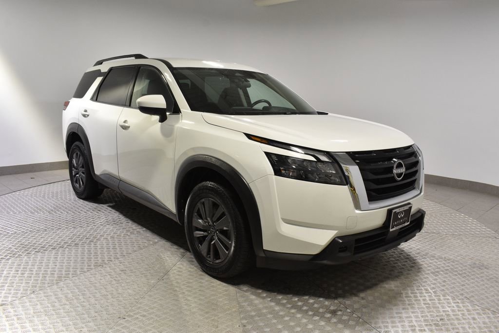 Used 2023 Nissan Pathfinder SV image 7