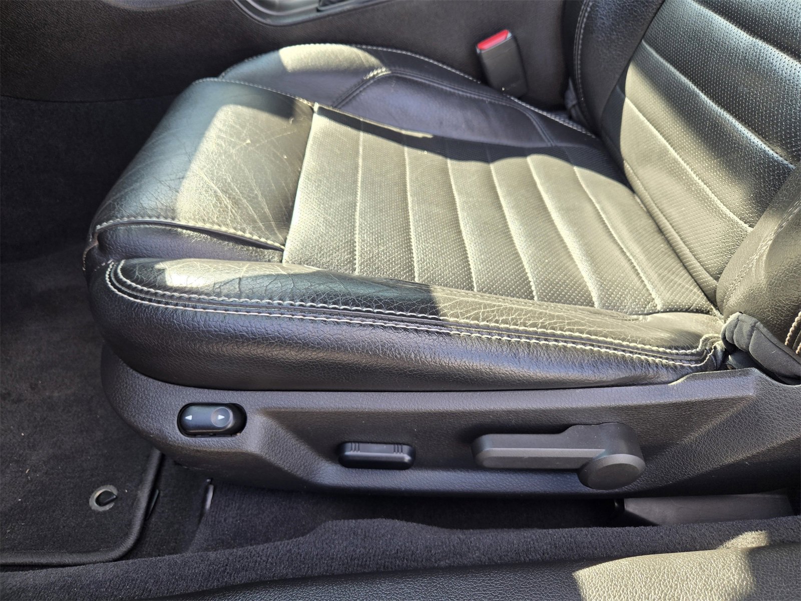 Used 2010 Ford Mustang GT image 20