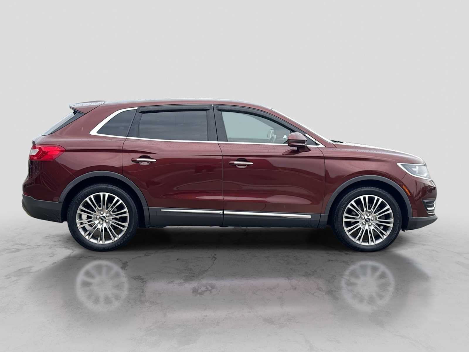 Used 2016 Lincoln MKX Reserve w/ Climate Package AWD/4WD image 7