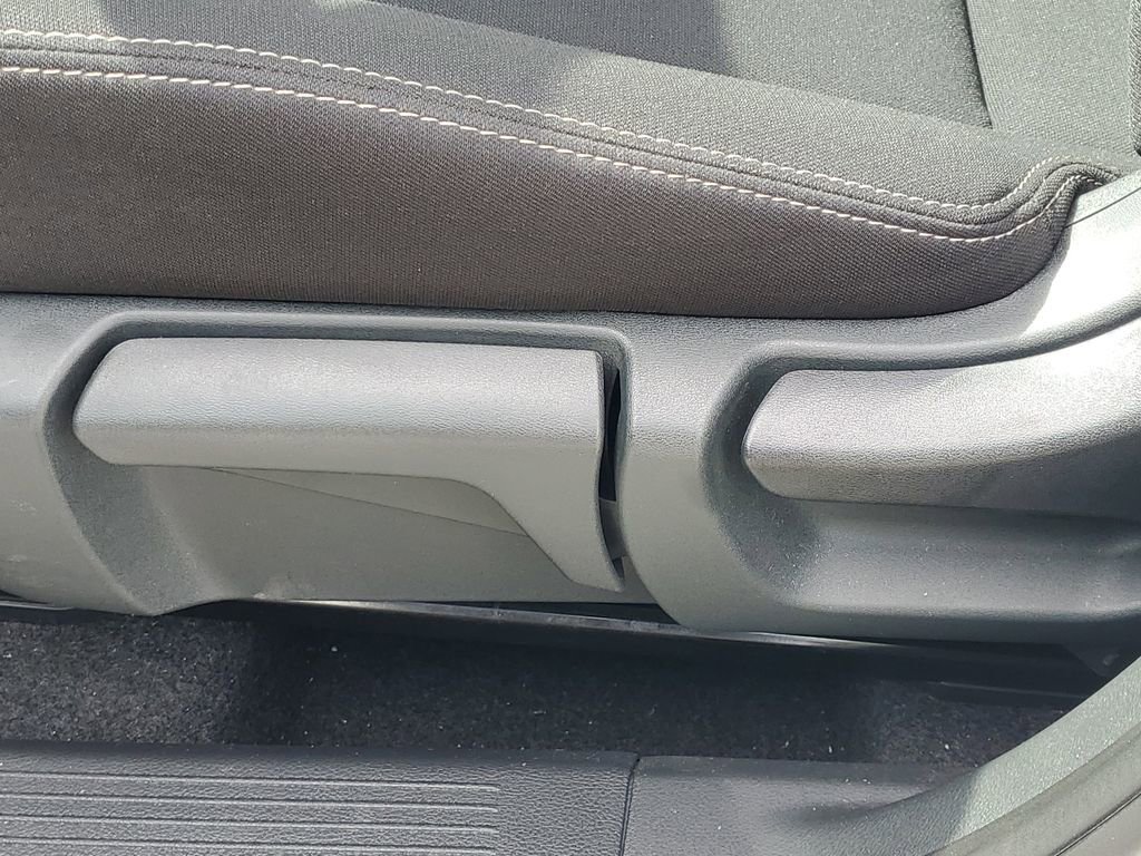Used 2024 Nissan Rogue S AWD/4WD image 17