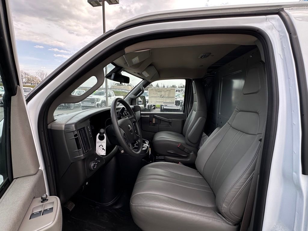 New 2025 GMC Savana 2500 w/ Driver Convenience Package RWD image 12