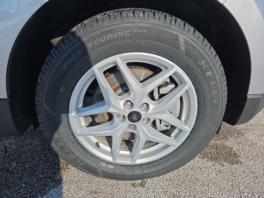 Used 2024 Ford Edge SEL w/ Convenience Package image 9