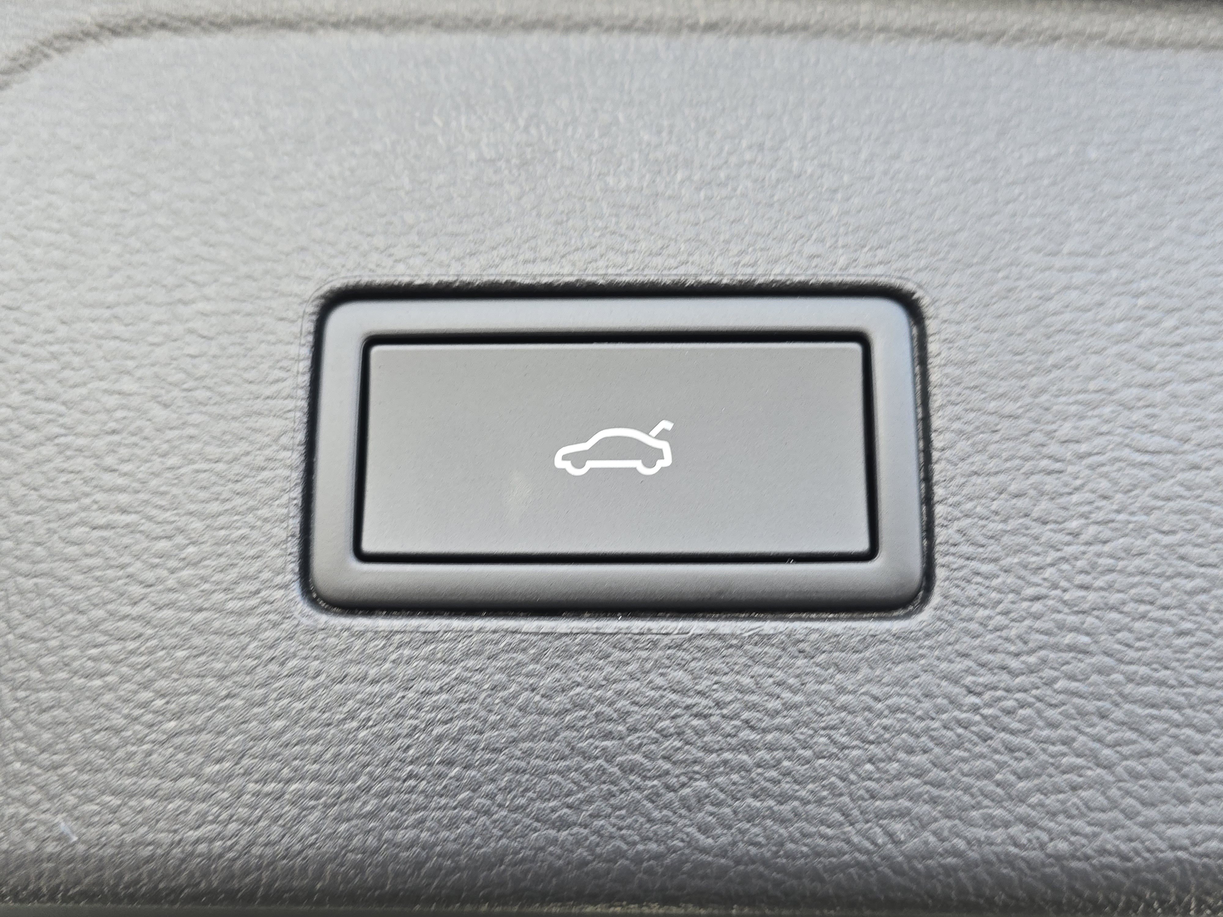 New 2026 Volkswagen Atlas SEL Premium R-Line image 17