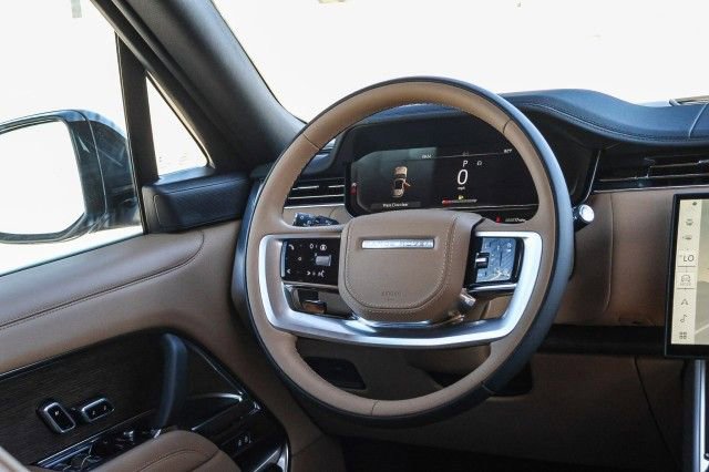 New 2025 Land Rover Range Rover SE image 17