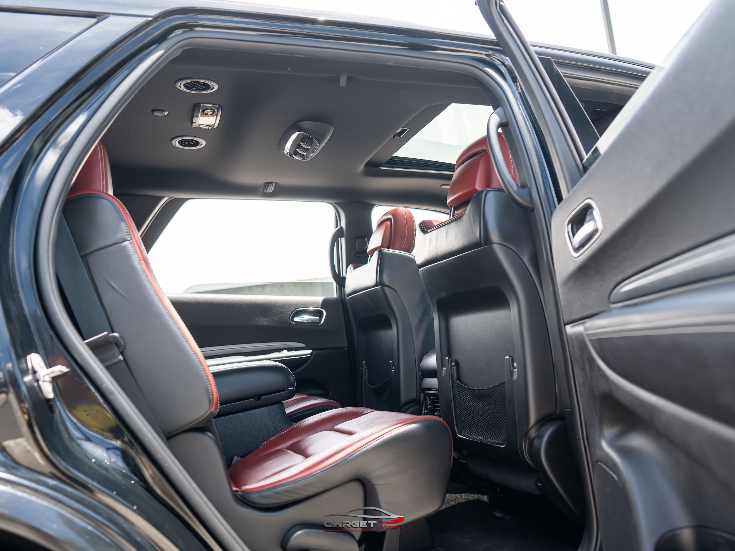 Used 2018 Dodge Durango SRT w/ Technology Group AWD/4WD image 19