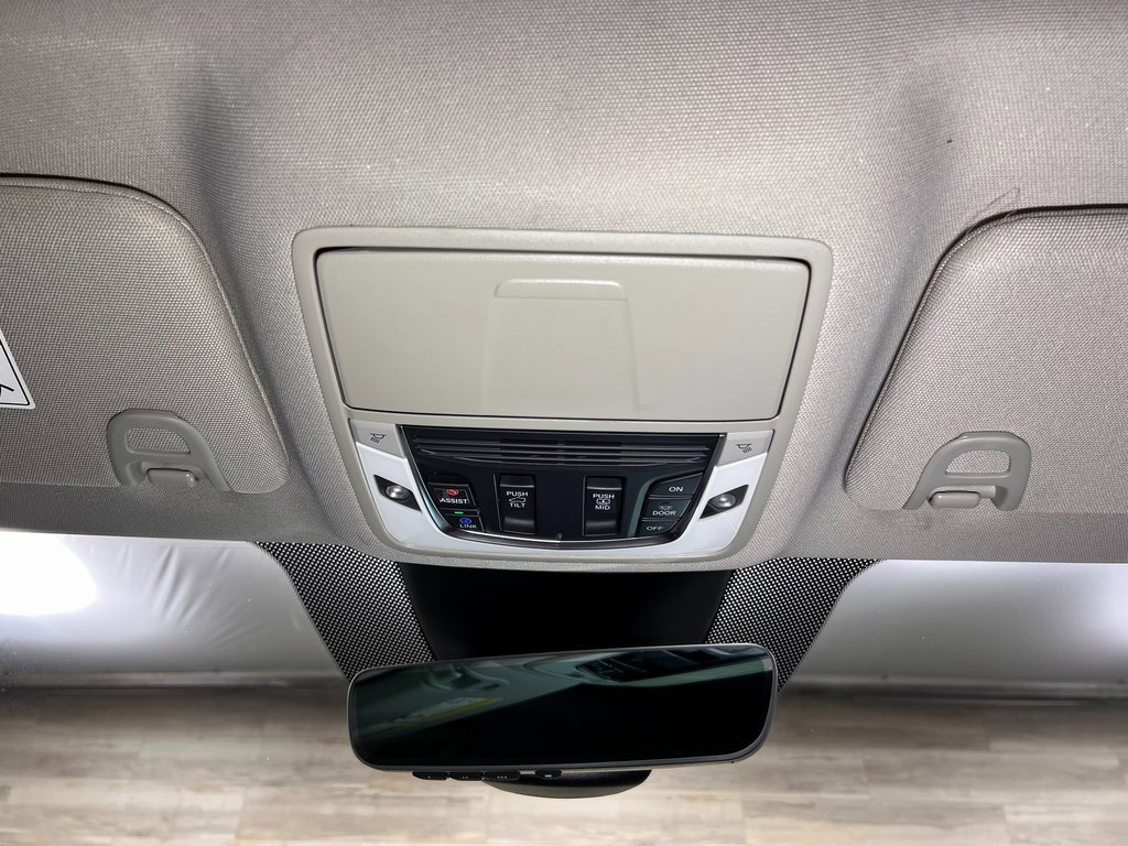 Used 2023 Acura MDX SH-AWD w/ Technology Package image 21