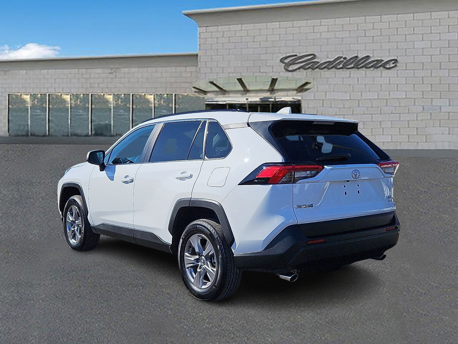 Used 2025 Toyota RAV4 XLE image 6