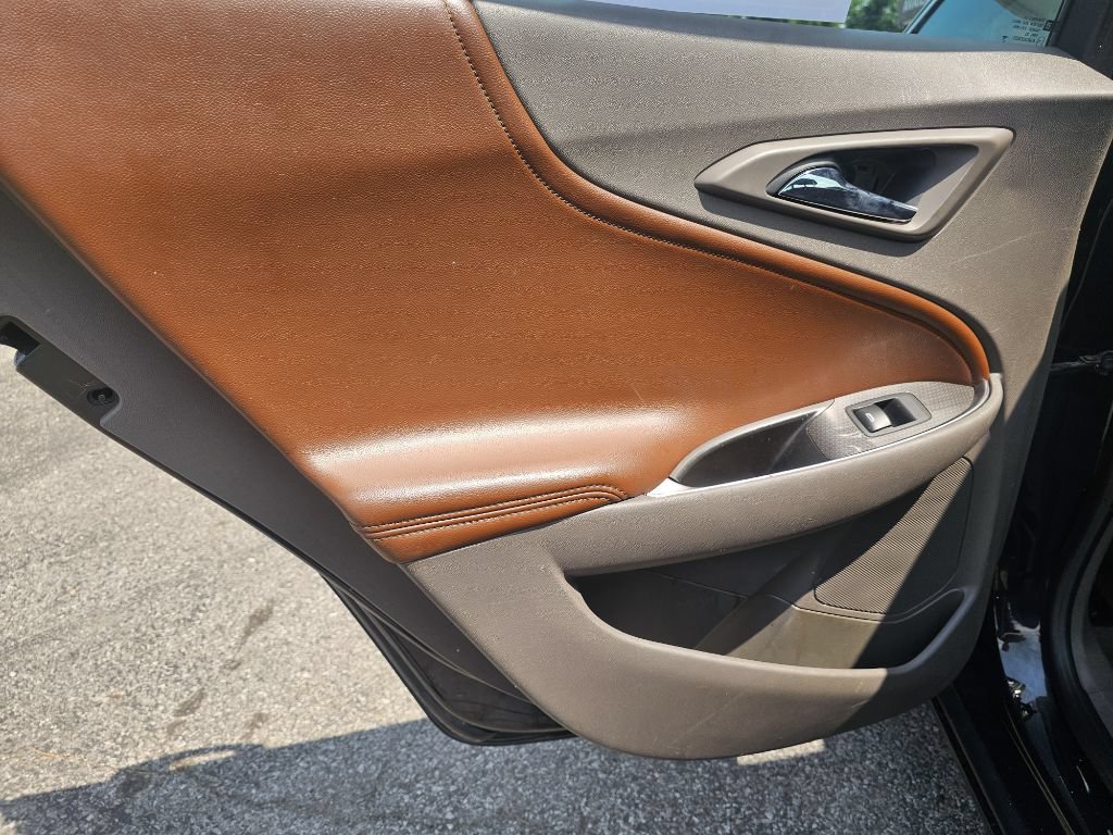 Used 2016 Chevrolet Malibu LT w/ Leather Package FWD image 23