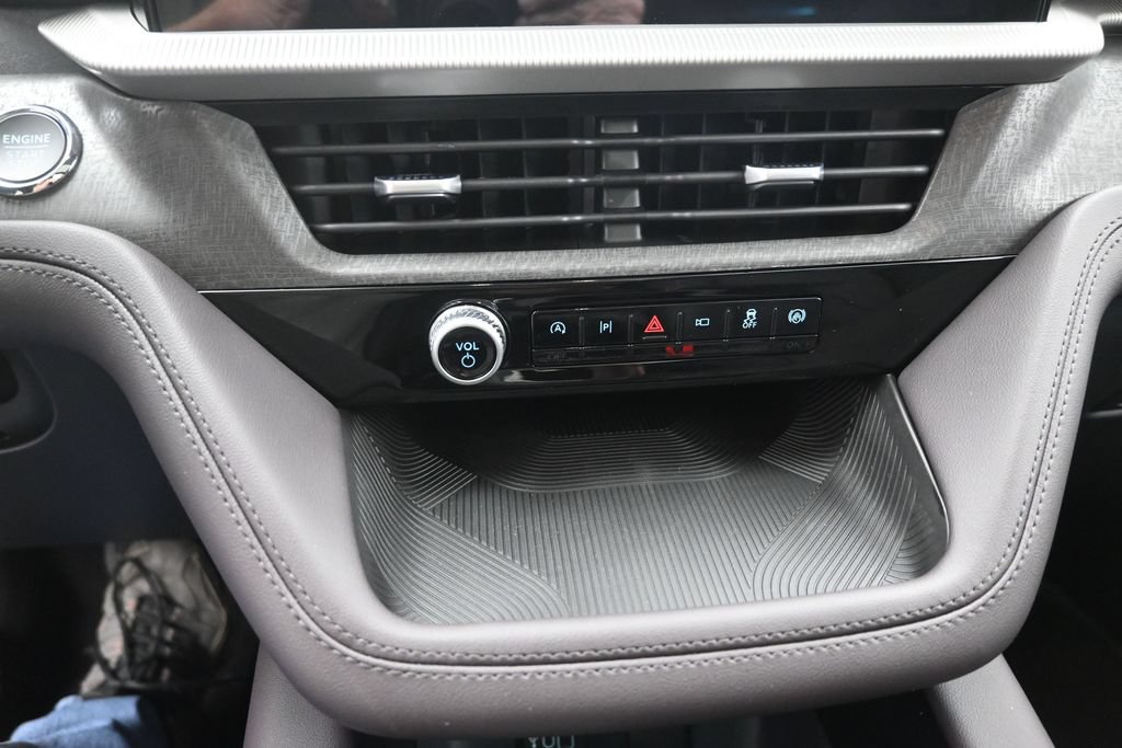 Used 2025 GMC Sierra 3500 SLE AWD/4WD image 13