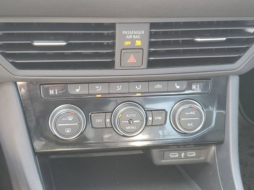 Used 2023 Volkswagen Jetta SE image 17