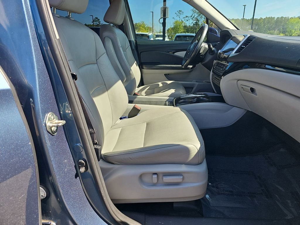 Used 2017 Honda Pilot Touring image 13