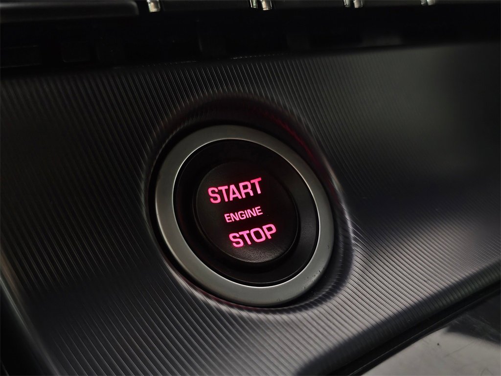 Used 2018 Jaguar F-TYPE R image 33