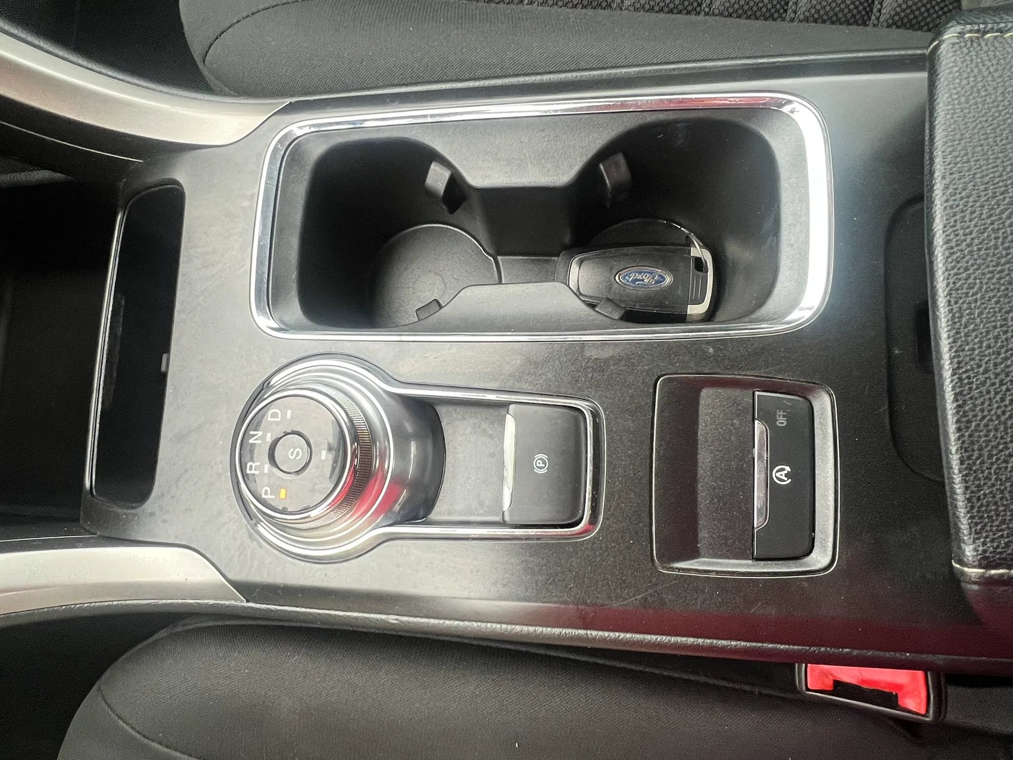 Used 2018 Ford Fusion SE FWD image 22