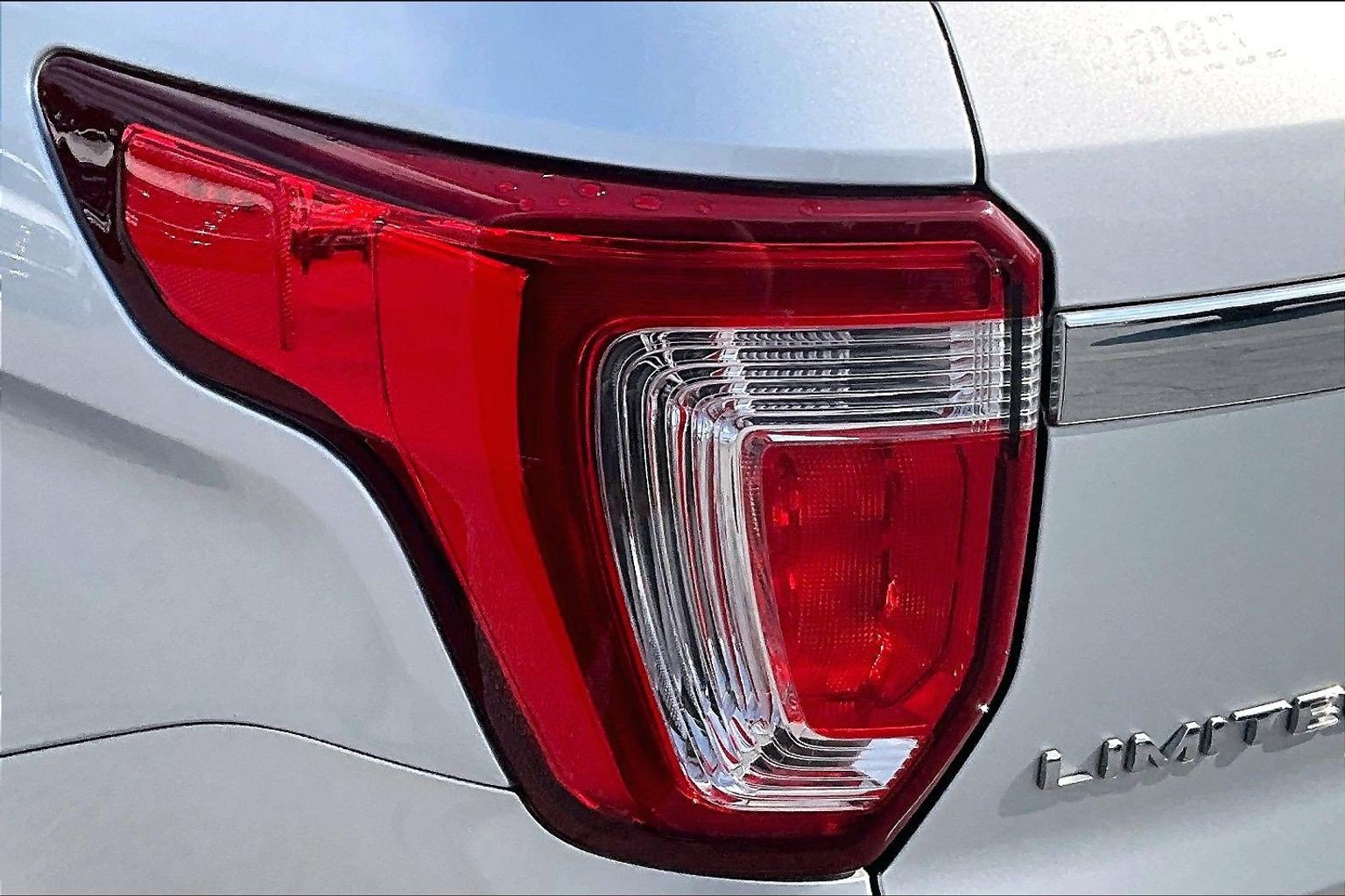 Used 2017 Ford Explorer Limited FWD image 28