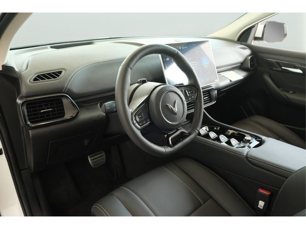 Used 2023 VinFast VF 8 Eco AWD/4WD image 7
