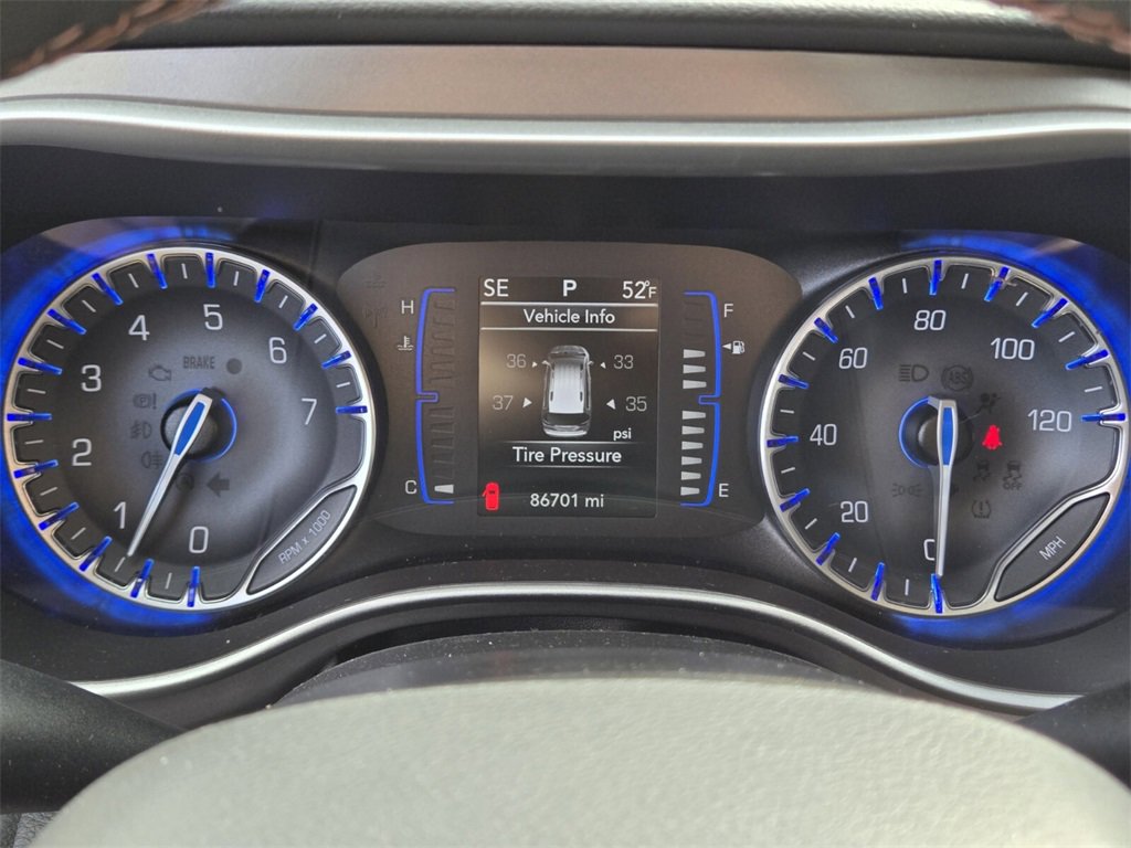 Used 2020 Chrysler Pacifica Touring-L image 34