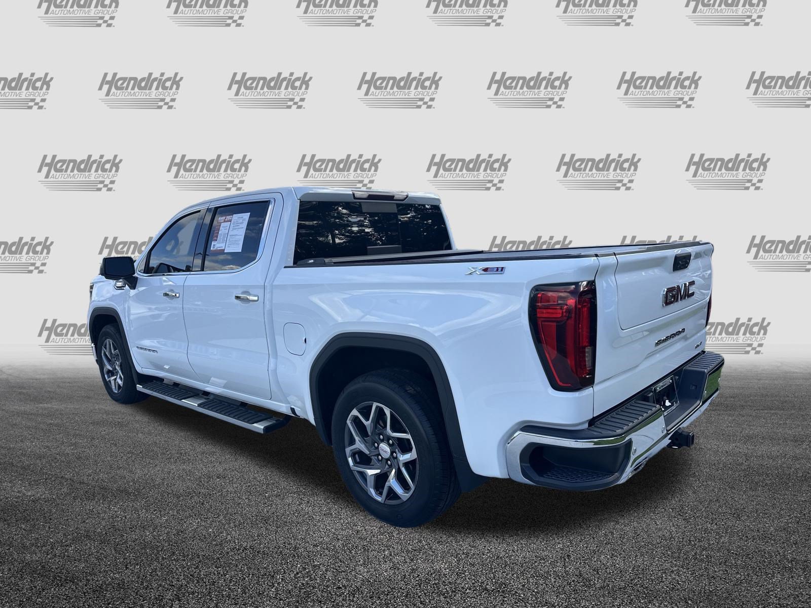 Used 2022 GMC Sierra 1500 SLT w/ SLT Premium Plus Package AWD/4WD image 8
