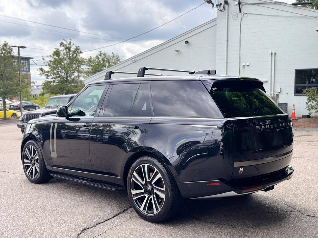Used 2023 Land Rover Range Rover SE AWD/4WD image 4