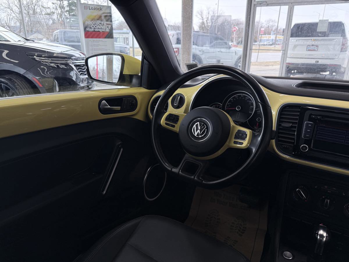 Used 2013 Volkswagen Beetle 2.5 image 37
