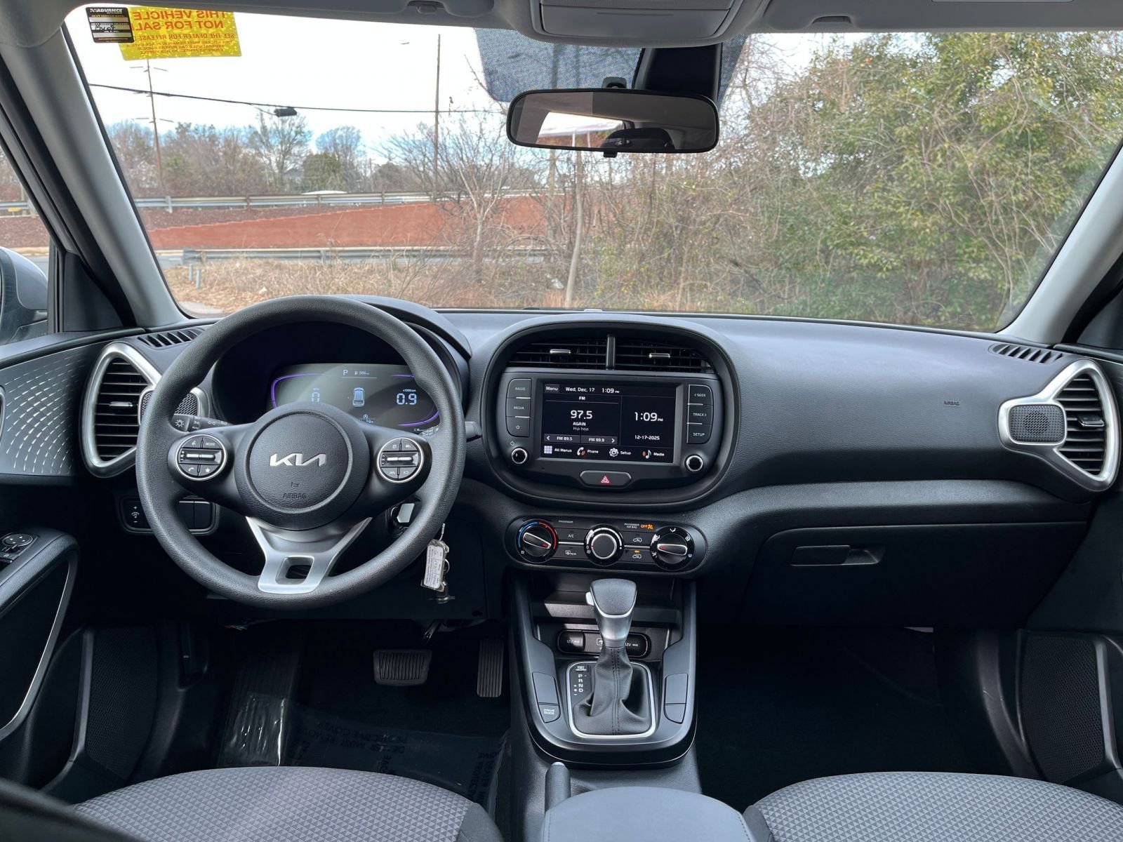 Used 2025 Kia Soul LX w/ LX Technology Package image 28
