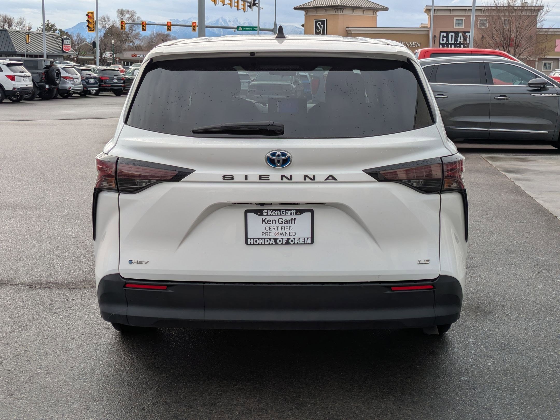 Used 2025 Toyota Sienna LE image 7