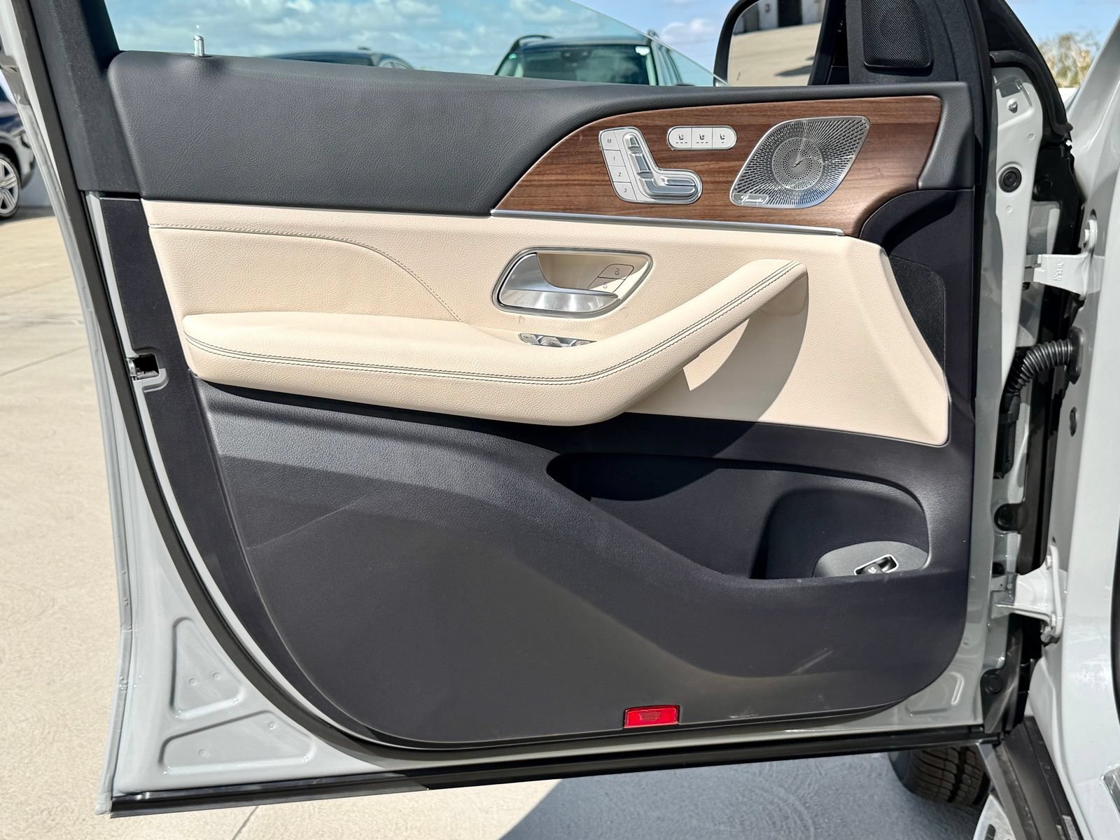 New 2026 Mercedes-Benz GLS 450 4MATIC image 16