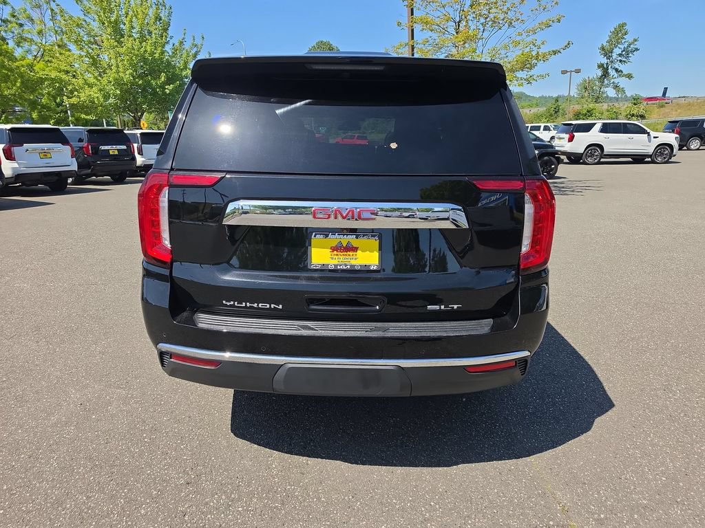 Certified 2024 GMC Yukon XL SLT w/ SLT Luxury Package AWD/4WD image 5