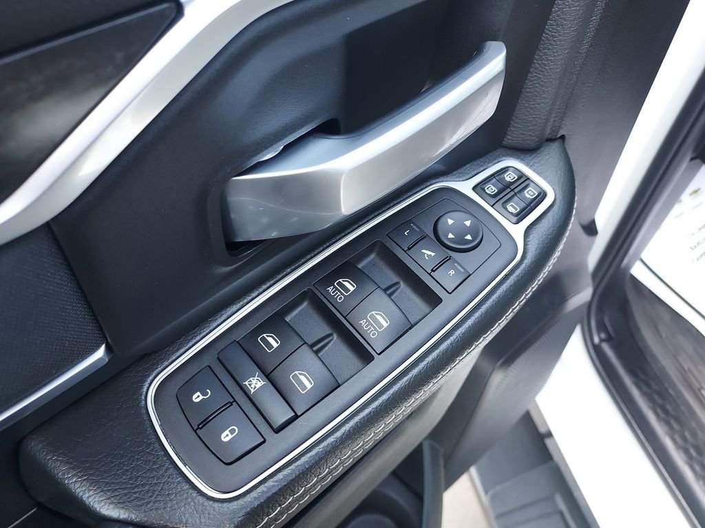 Used 2024 RAM 2500 Big Horn w/ Sport Appearance Package AWD/4WD image 19