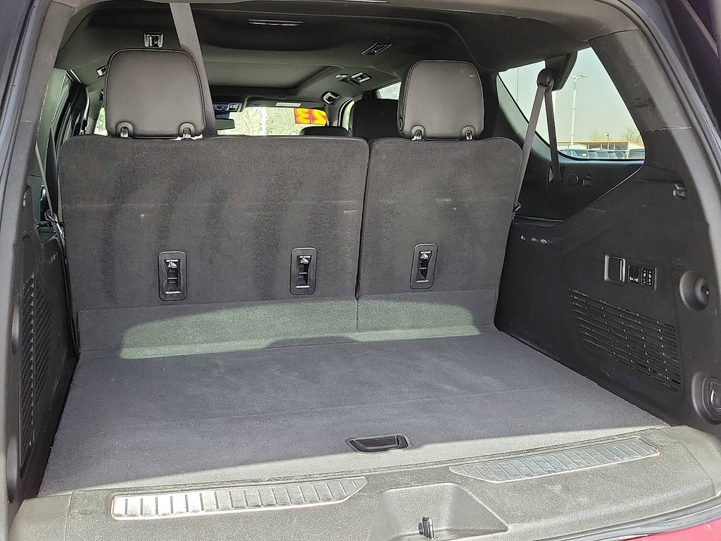 Used 2023 Chevrolet Suburban RST w/ Luxury Package image 15