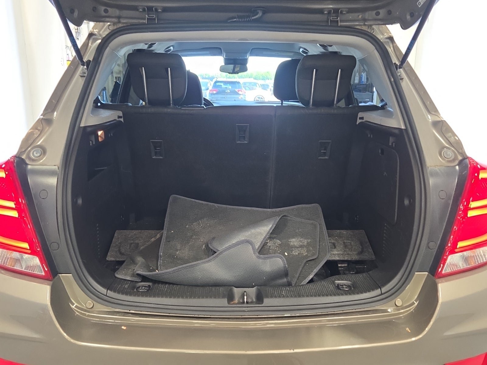 Used 2020 Chevrolet Trax LT AWD/4WD image 11