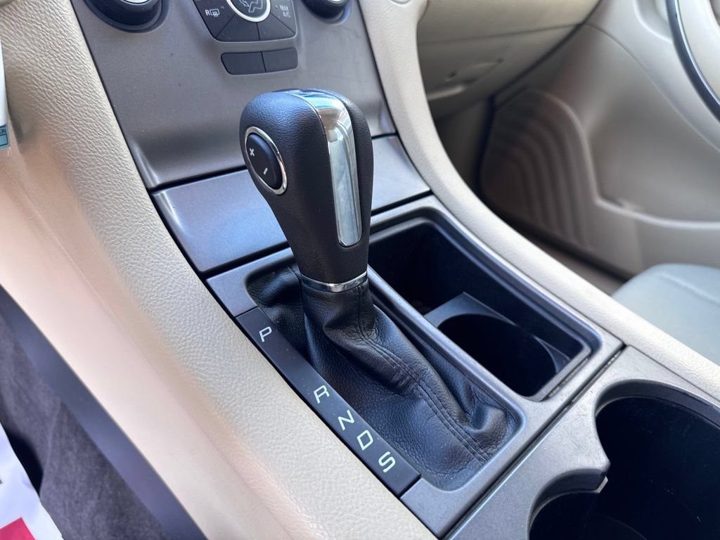 Used 2018 Ford Taurus SE FWD image 21