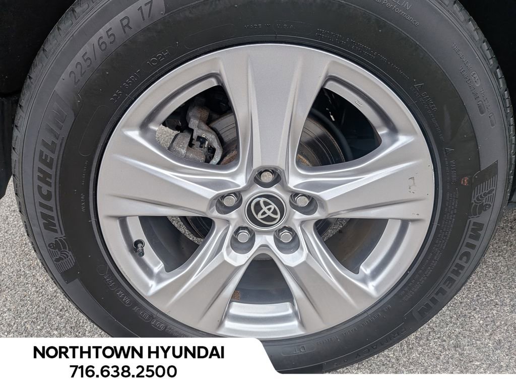 Used 2022 Toyota RAV4 XLE w/ Convenience Package AWD/4WD image 46