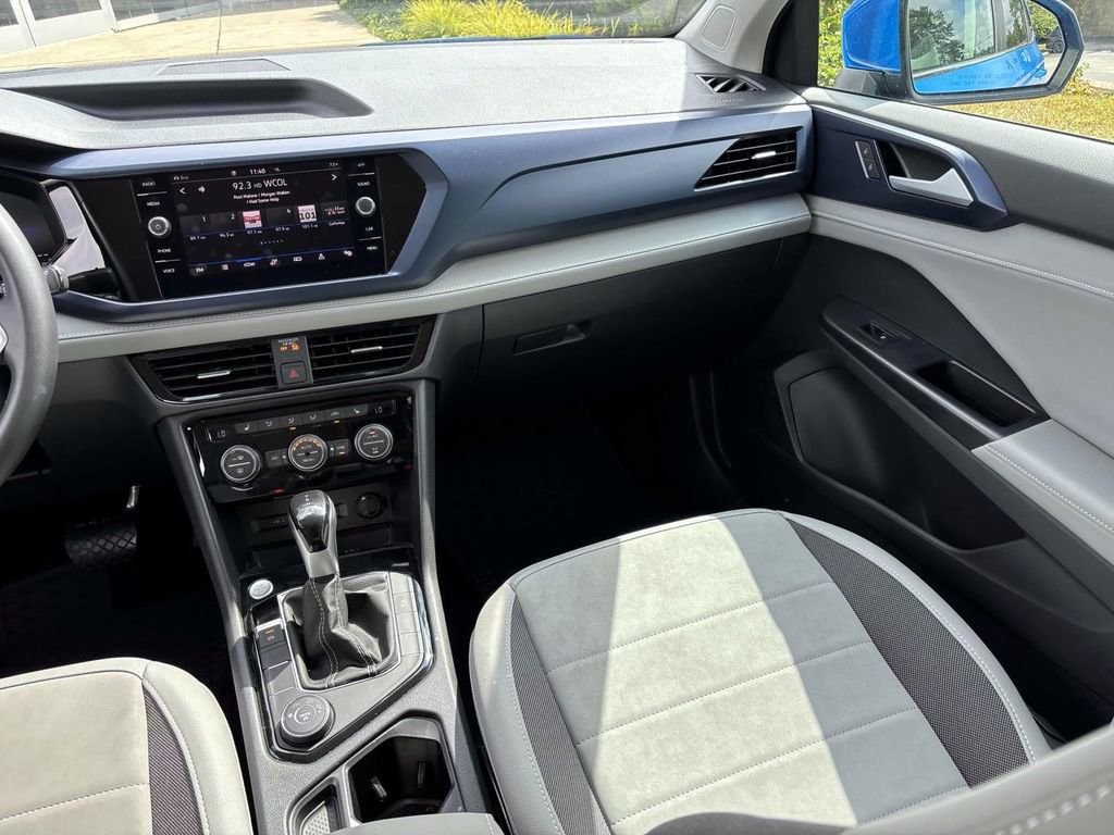 Used 2024 Volkswagen Taos SE image 31