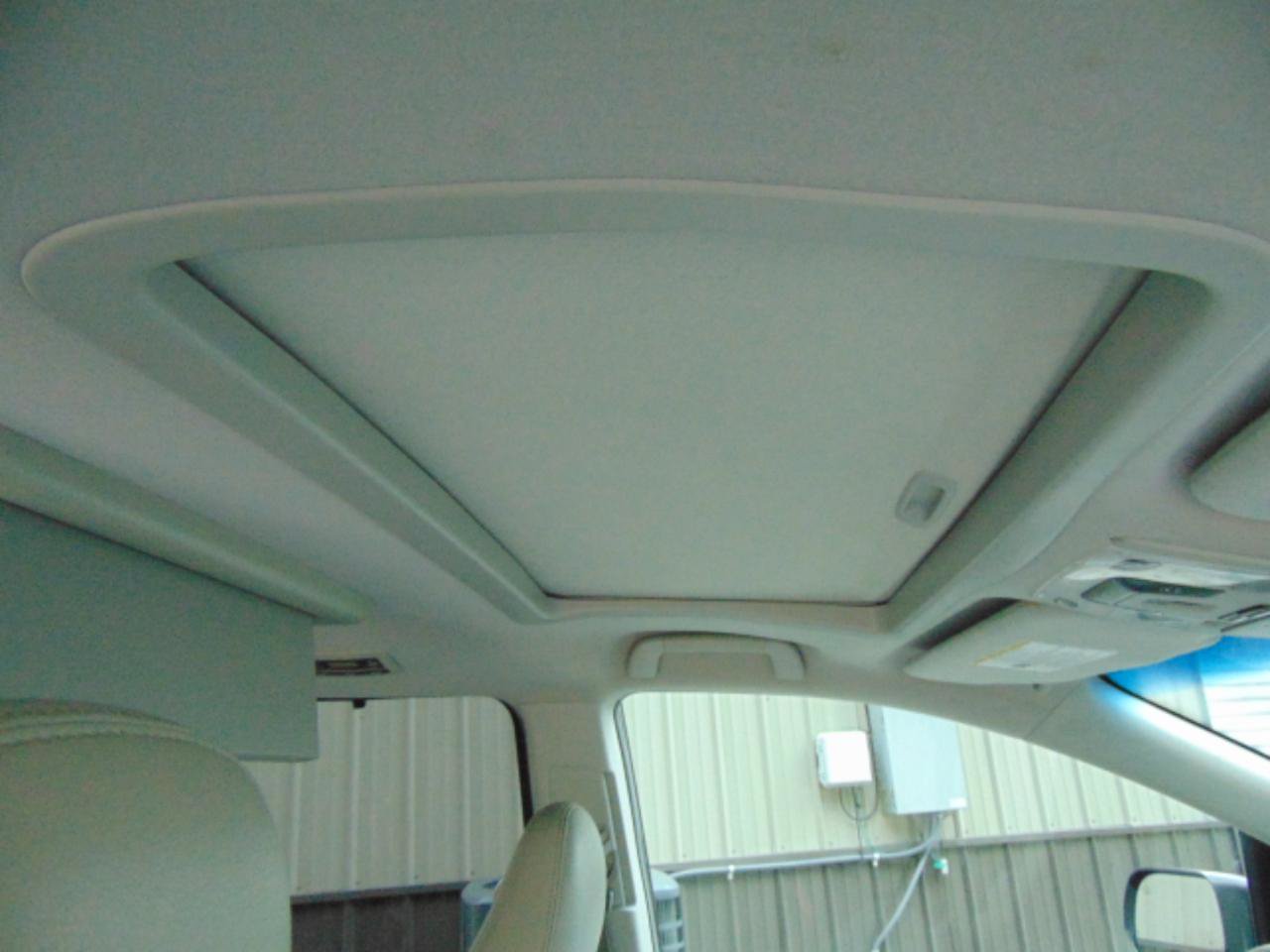 Used 2014 Toyota Sienna XLE w/ Entertainment Package FWD image 11