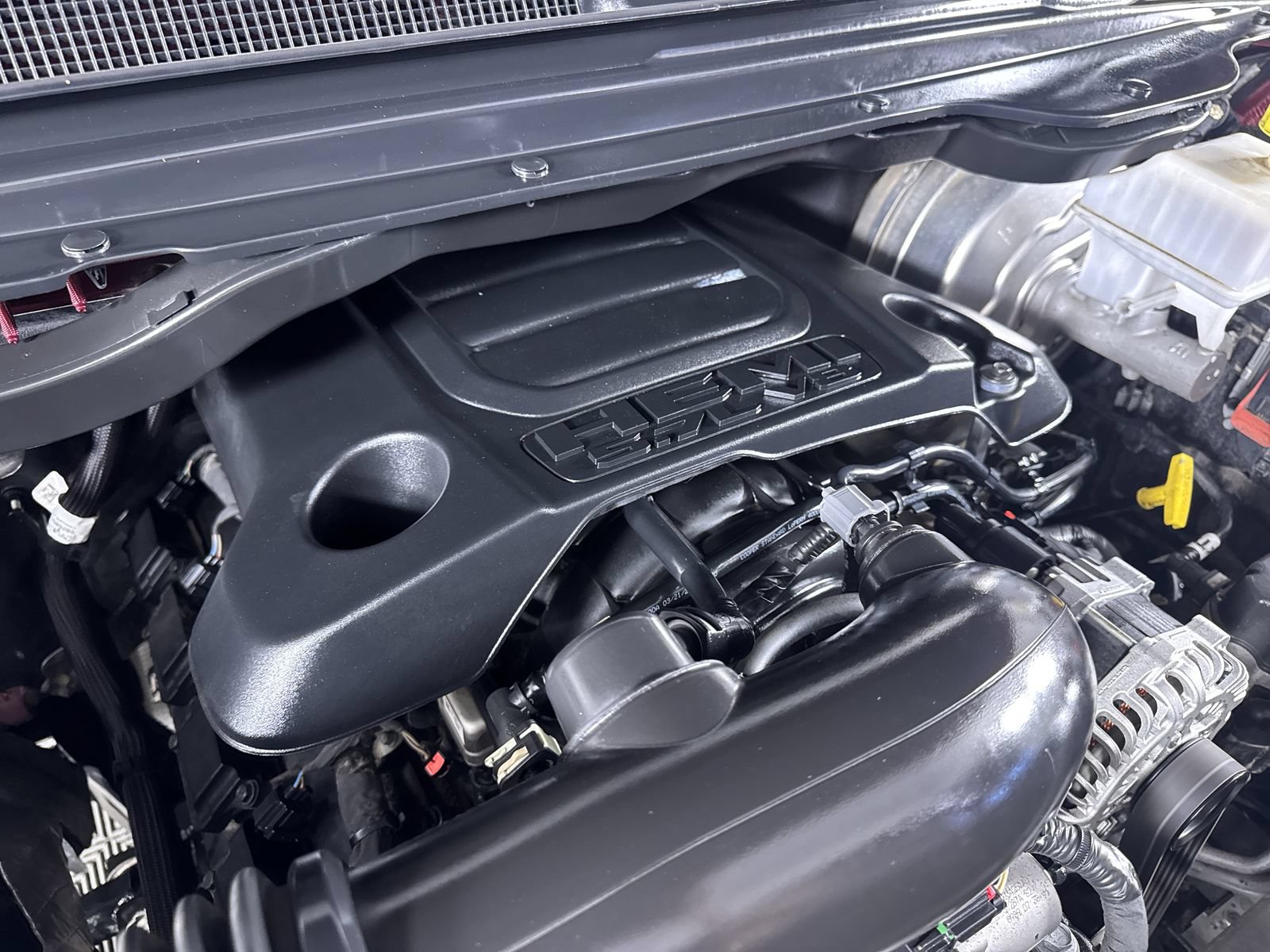 Used 2019 RAM 1500 Laramie AWD/4WD image 29