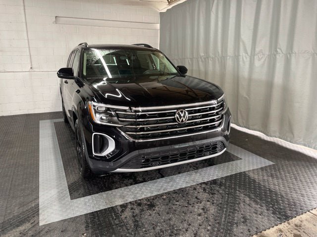New 2026 Volkswagen Atlas SE AWD/4WD image 2