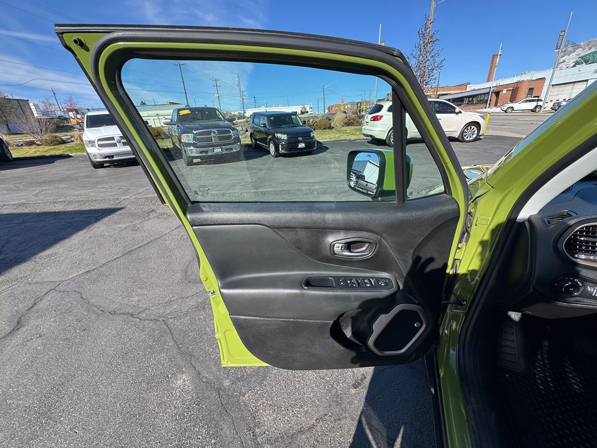 Used 2016 Jeep Renegade 75th Anniversary AWD/4WD image 29
