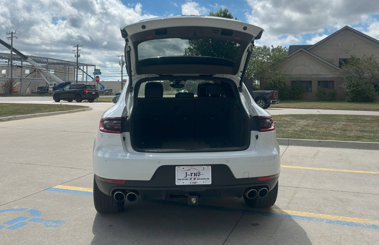 Used 2017 Porsche Macan S image 8