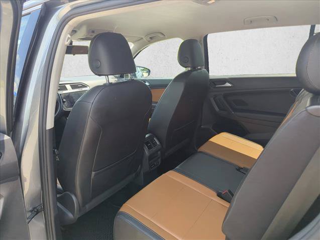 Used 2018 Volkswagen Tiguan SE FWD image 17