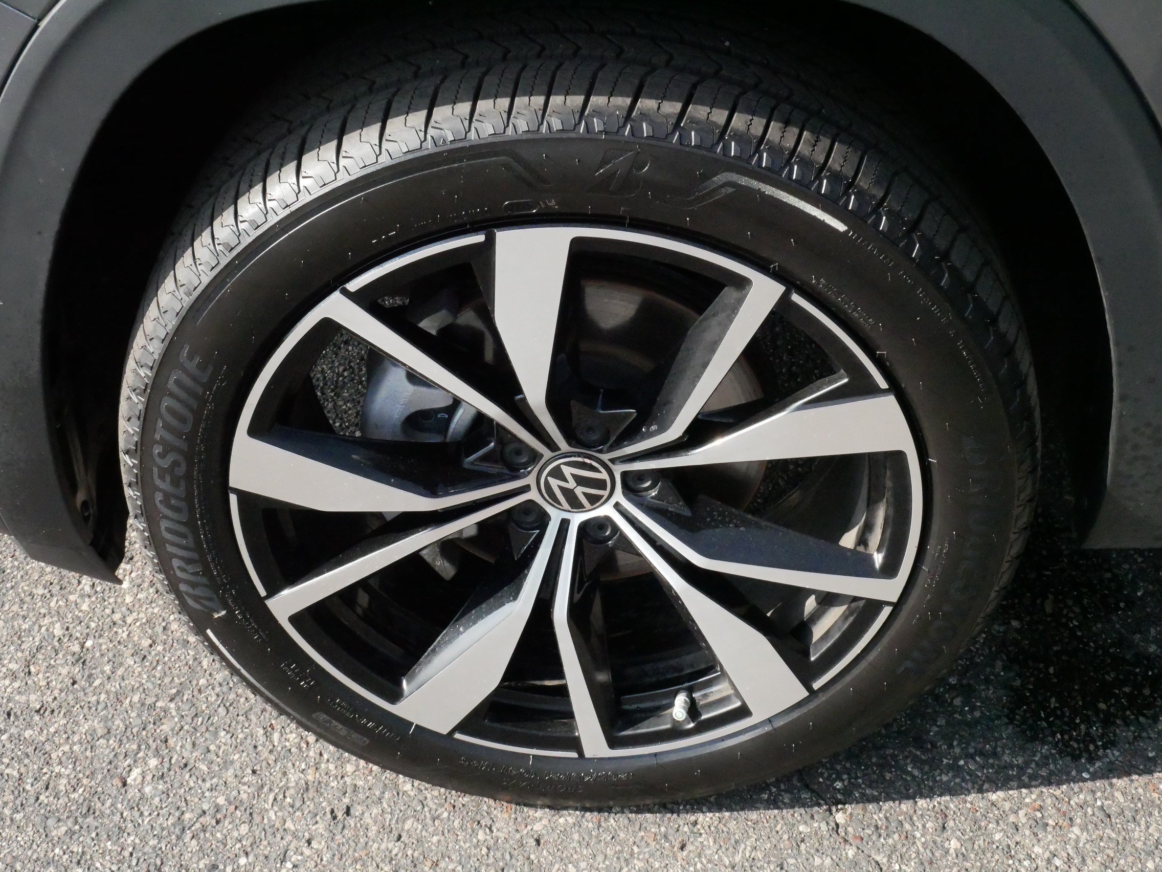Certified 2024 Volkswagen Atlas SEL Premium R-Line AWD/4WD image 15