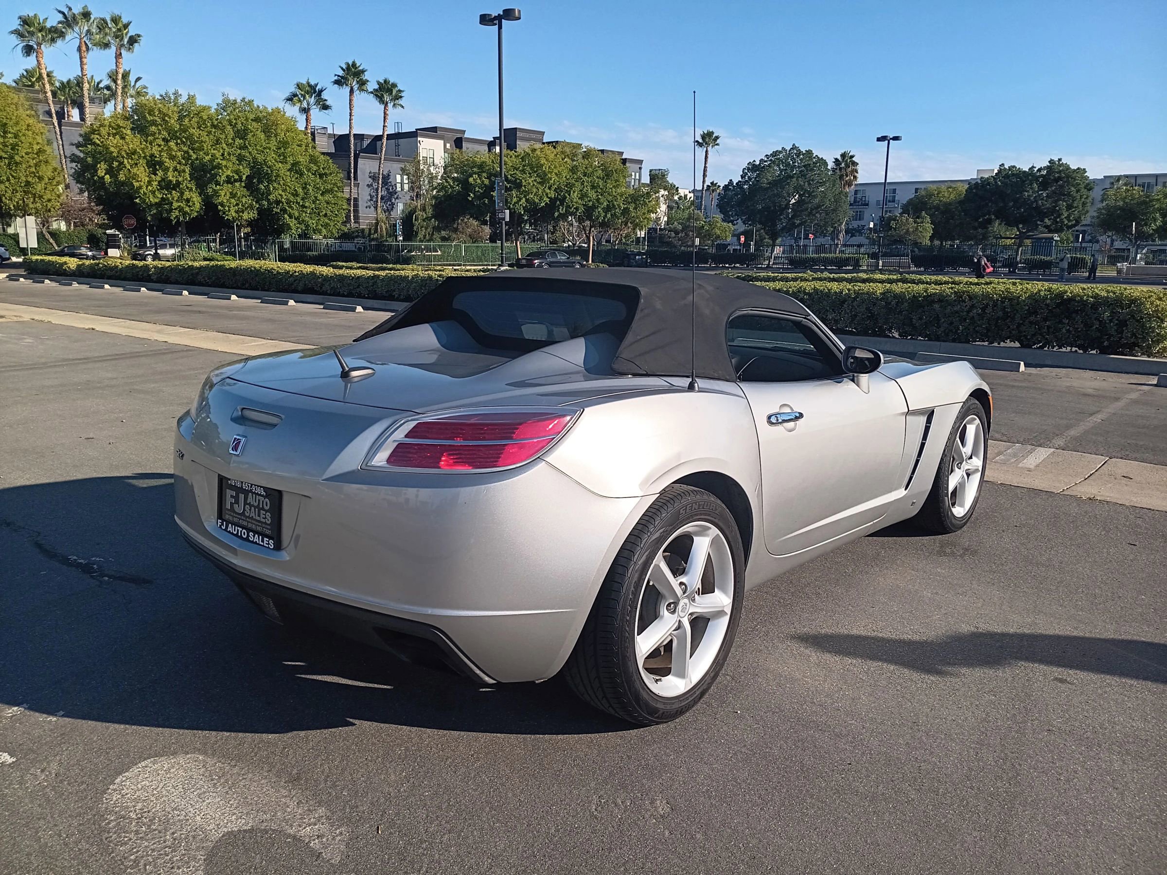 Used 2009 Saturn Sky w/ Premium Trim Package image 6