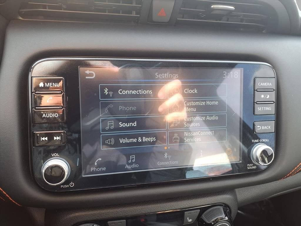 Certified 2021 Nissan Kicks SR w/ SR Premium Package image 7