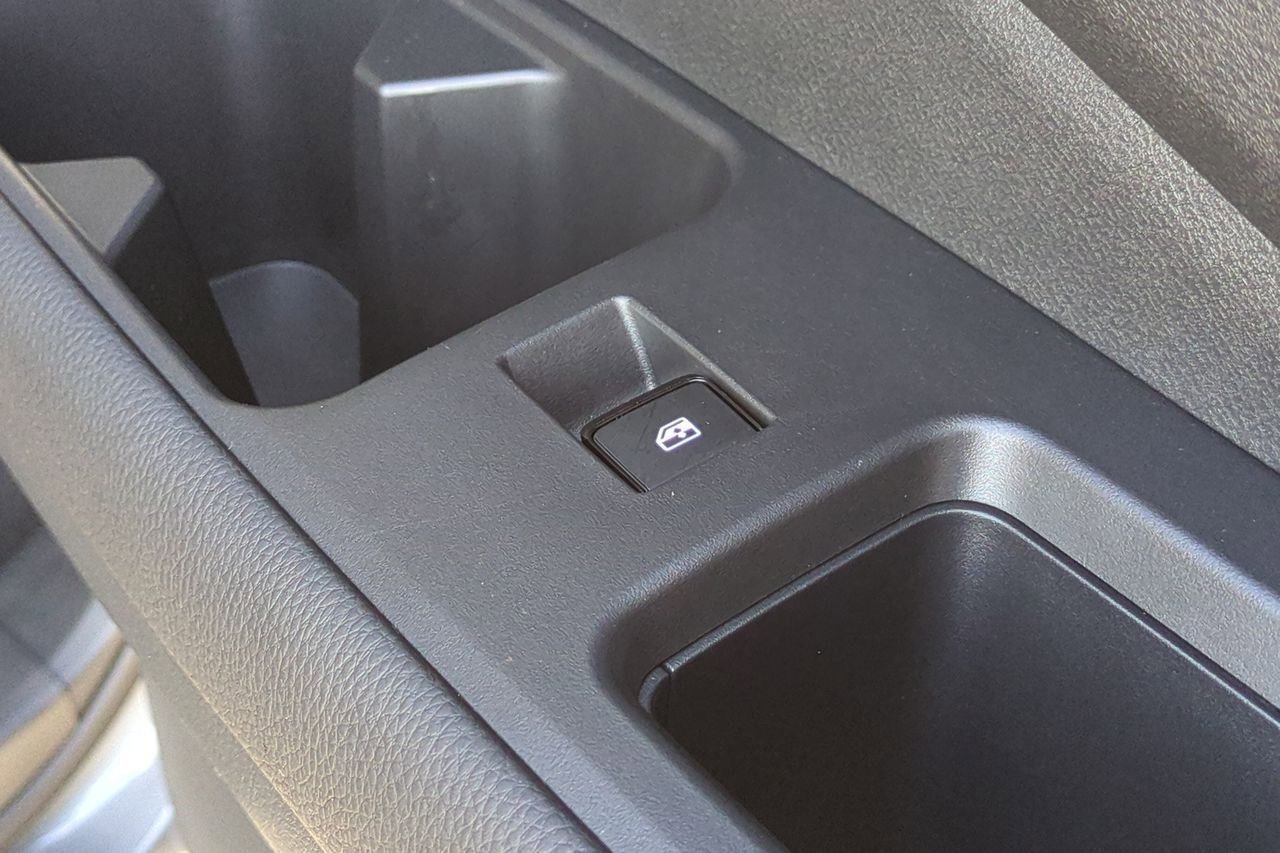 Certified 2023 Nissan Pathfinder SV FWD image 36