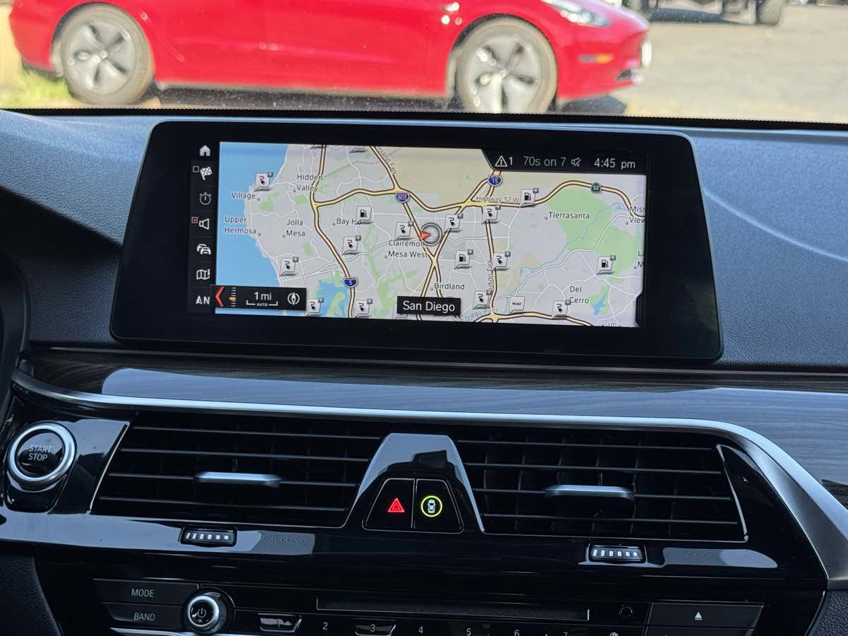 Used 2018 BMW 530e w/ Premium Package 2 image 24