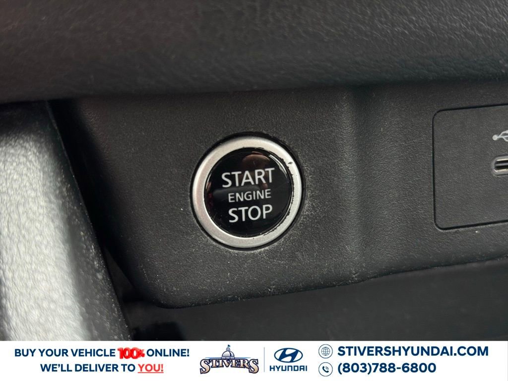 Used 2023 Nissan Rogue SV image 34